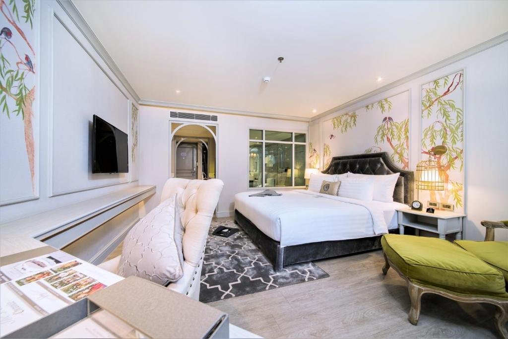 Room Deluxe Suite queen bed